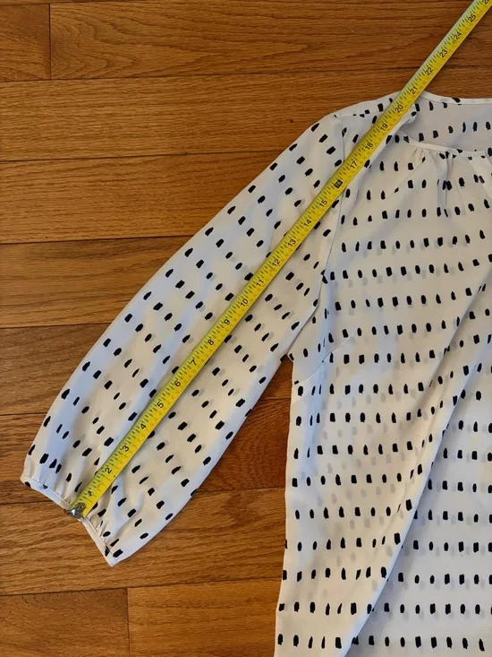 Talbots Petites Women's White and Black Patterned V-Neck Blouse - Picture 10 of 12